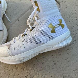 Under Armour Ace Highlight Volleyball Sneakers size 13 women’s